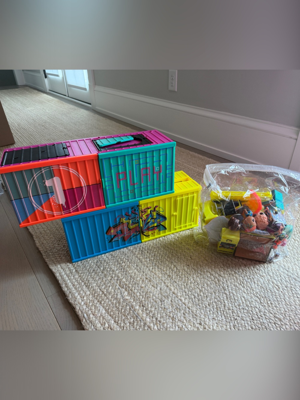 L.O.L. Surprise! Bright Pink Teal Yellow Play Container Set